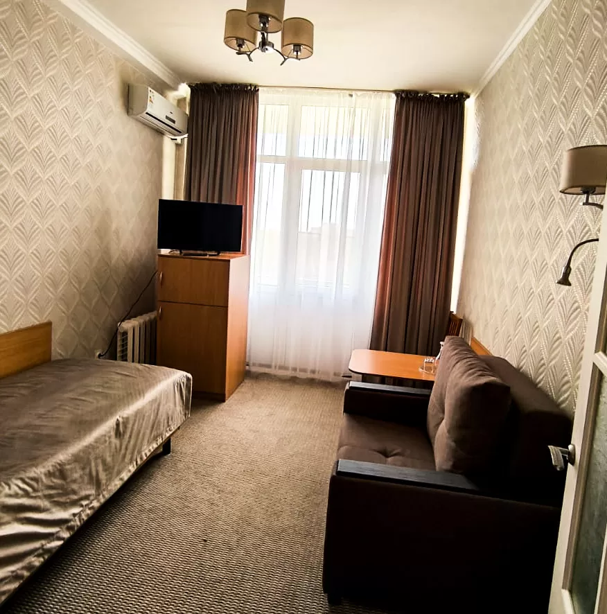 1-местный номер Комфорт в 1 корпусе санатория «Виктория» в г. Ессентуки - фотография