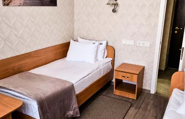 2-местный номер Комфорт в 1 корпусе санатория «Виктория» в г. Ессентуки - фотография