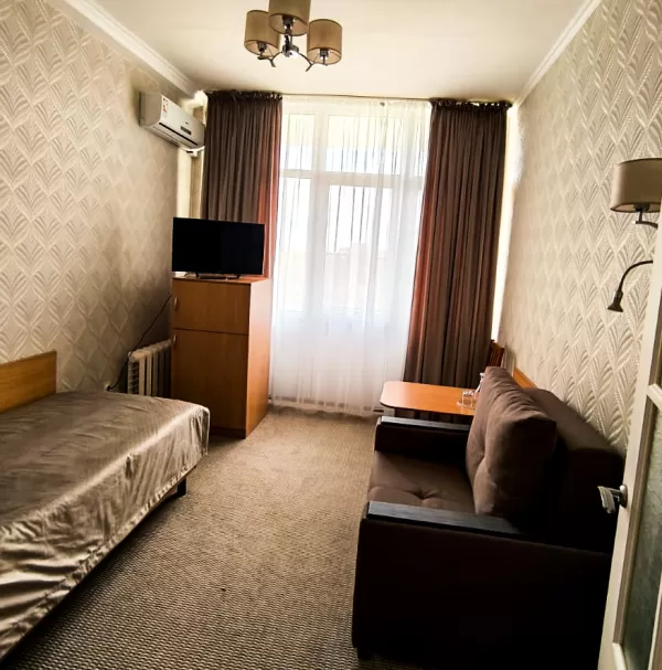 1-местный номер Комфорт в 1 корпусе санатория «Виктория» в г. Ессентуки - фотография
