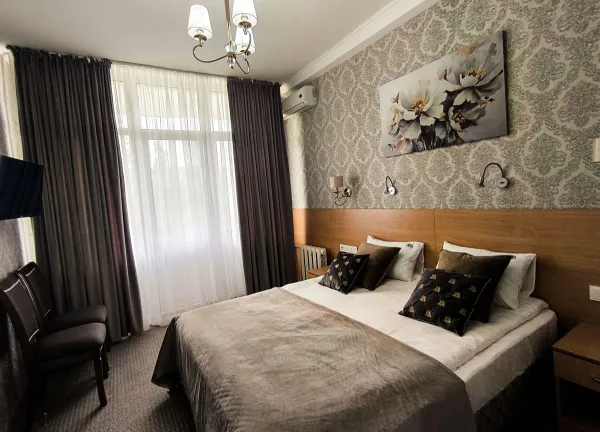 Номер «Джуниор сюит» 2-местный 2-комнатный в 1 корпусе санатория «Виктория» в г. Ессентуки - фотография