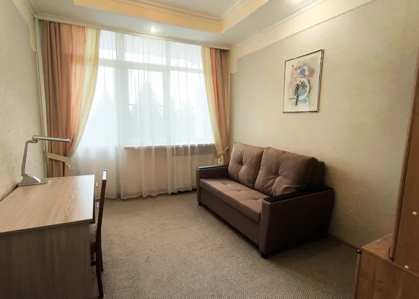 Номер 2-местный 3-комнатный 1 категории в 1 корпусе санатория «Виктория» в г. Ессентуки - фотография