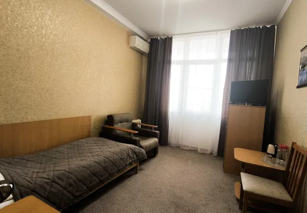 Номер 1-местный 1-комнатный 2 категории в 1 корпусе санатория «Виктория» в г. Ессентуки - фотография