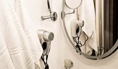 2-местный номер Комфорт в 1 корпусе санатория «Виктория» в г. Ессентуки - фотография