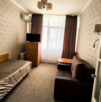 1-местный номер Комфорт в 1 корпусе санатория «Виктория» в г. Ессентуки - фотография