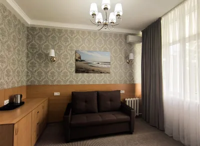 Номер «Джуниор сюит» 2-местный 2-комнатный в 1 корпусе санатория «Виктория» в г. Ессентуки - фотография