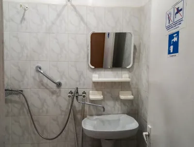 Номер 2-местный 1-комнатный 3 категории в 3 корпусе санатория «Виктория» в г. Ессентуки - фотография