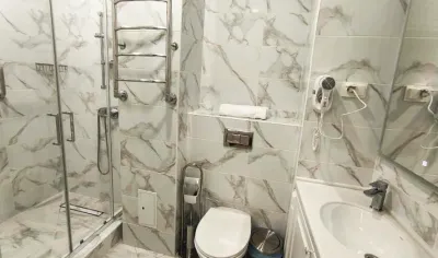 Номер «Джуниор Сюит» 2-местный 2-комнатный во 2 корпусе санатория «Виктория» в г. Ессентуки - фотография